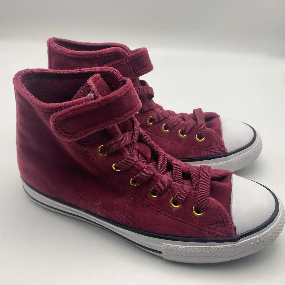 Converse Chuck Taylor Sneakers in Maroon Faux Suede, Size 3 US for Youth